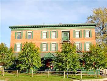 Rogues Harbor Inn Lansing Zewnętrze zdjęcie