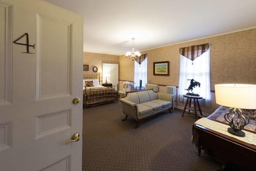 Rogues Harbor Inn Lansing Zewnętrze zdjęcie